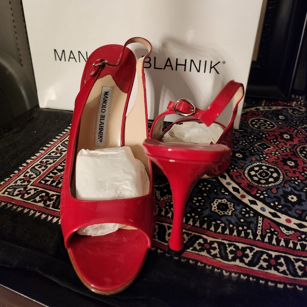 Manolo Blahnik 40 Red Patent Leather Heels unworn with original box and bag